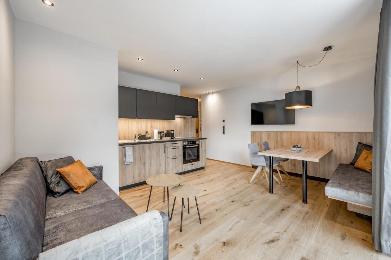 Falkners Five Apartment